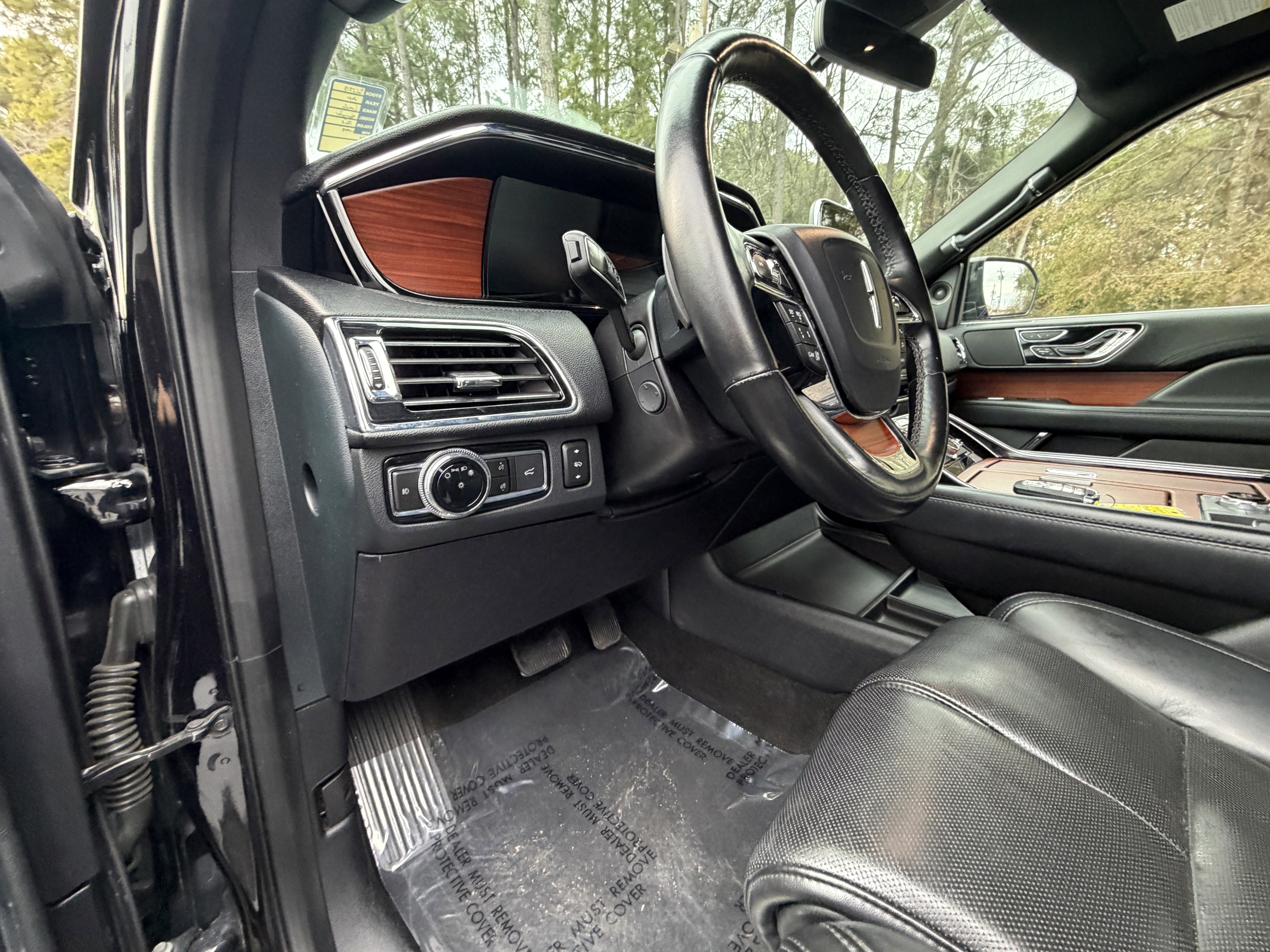 Used 2021 Lincoln Navigator Reserve image 12