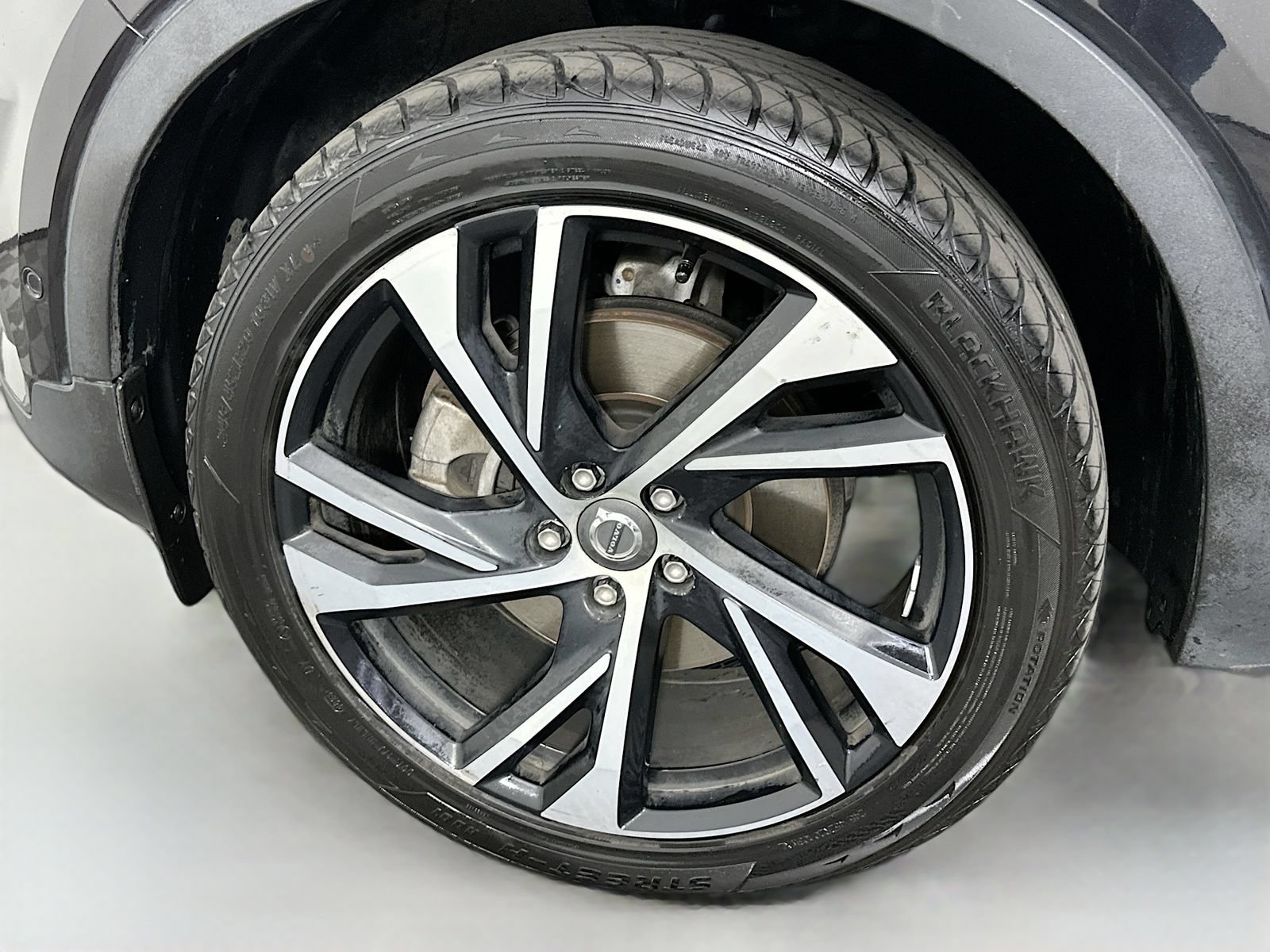 Used 2021 Volvo XC40 T5 R-Design w/ Advanced Package AWD/4WD image 32