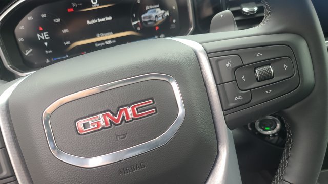 New 2026 GMC Sierra 1500 Elevation w/ LPO, Elevation Black Package AWD/4WD image 19