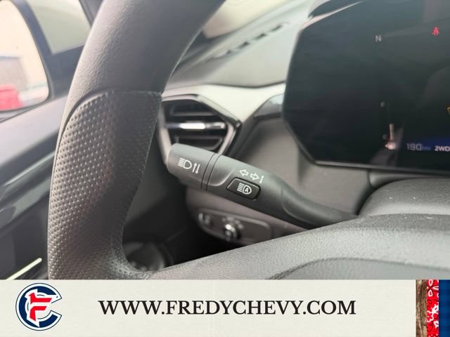 Used 2025 Chevrolet TrailBlazer LT AWD/4WD image 16