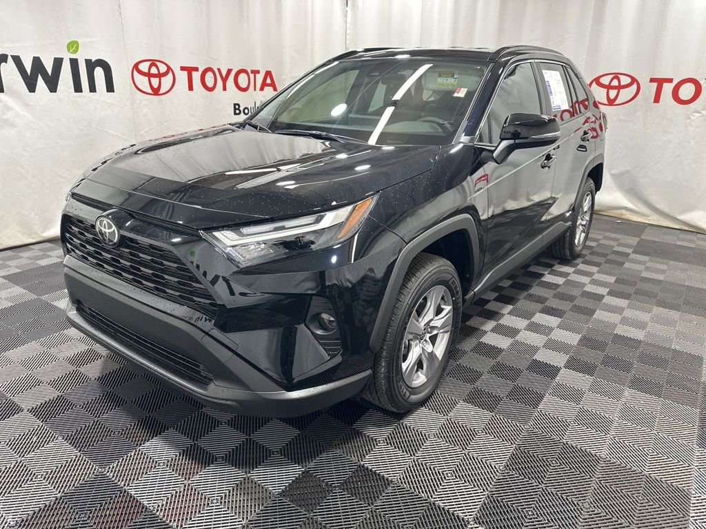 Used 2025 Toyota RAV4 XLE image 3