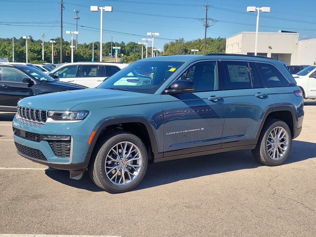 New 2027 Jeep Grand Cherokee Limited AWD/4WD image 2