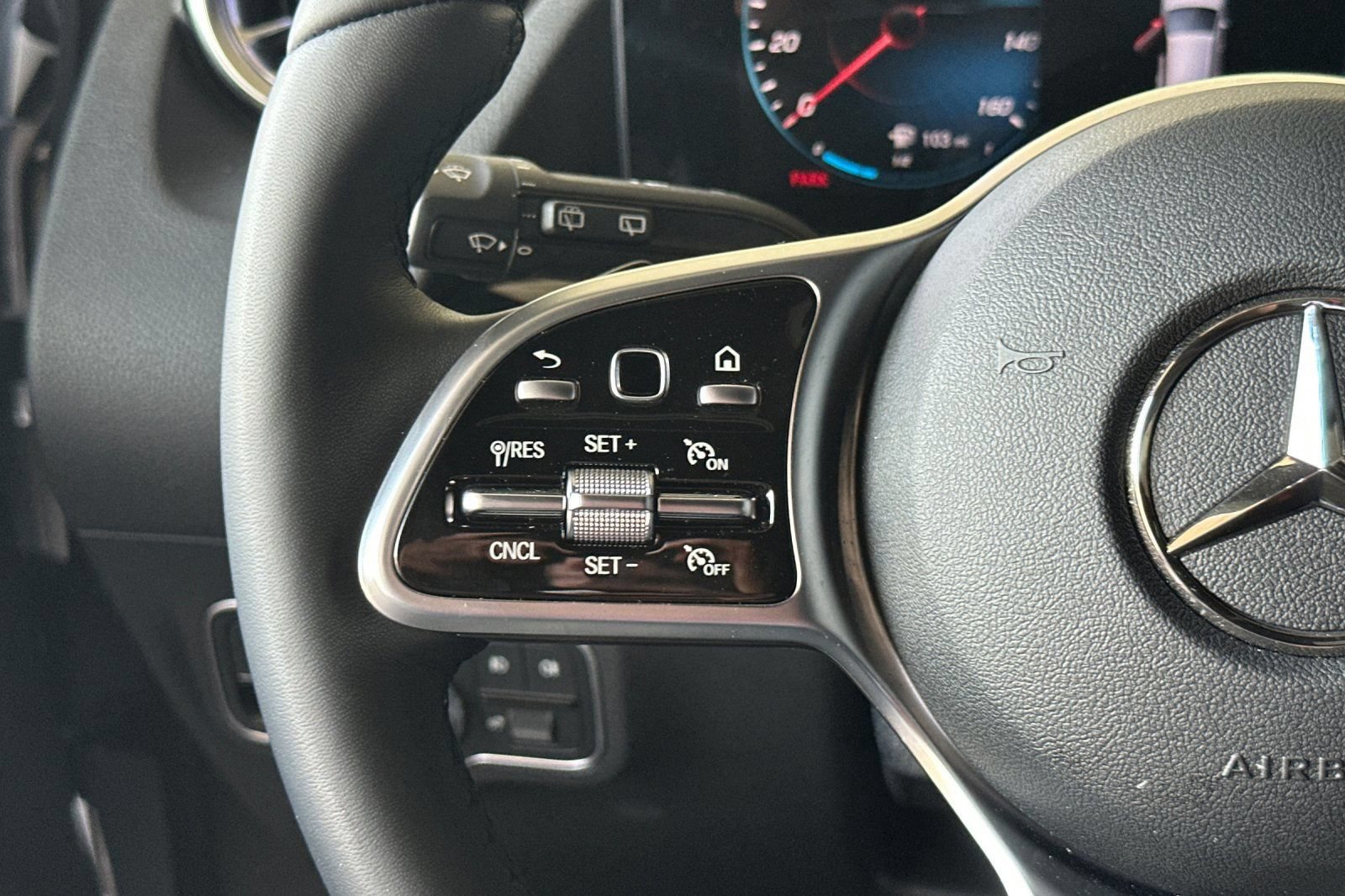 Certified 2023 Mercedes-Benz GLA 250 4MATIC image 31