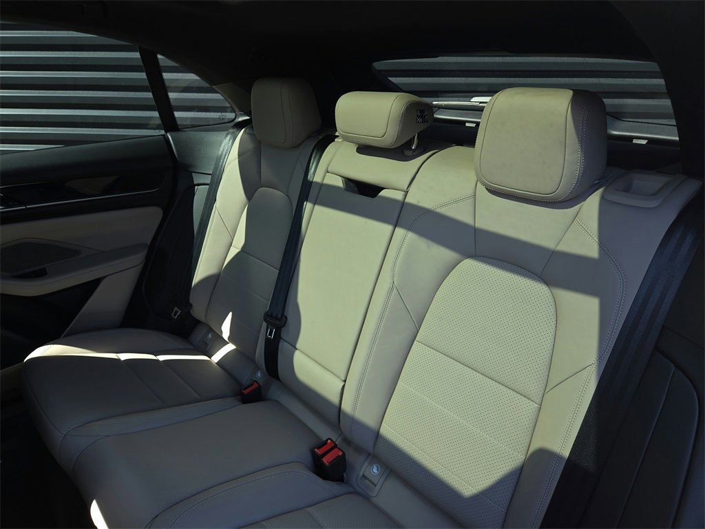 New 2025 Porsche Macan 4S Electric image 17