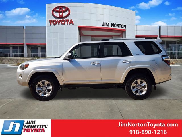 Used 2024 Toyota 4Runner SR5 AWD/4WD image 4