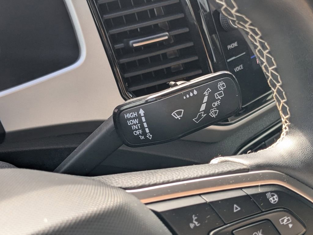 Used 2021 Volkswagen Atlas Cross Sport SEL Premium image 26