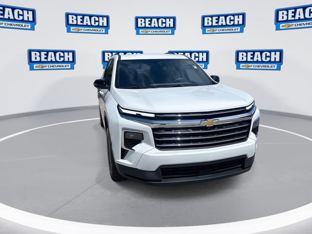Used 2025 Chevrolet Traverse LT FWD image 3
