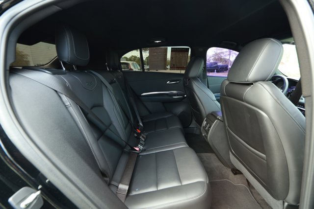Used 2022 Cadillac XT4 Luxury w/ Cold Weather Package FWD image 28