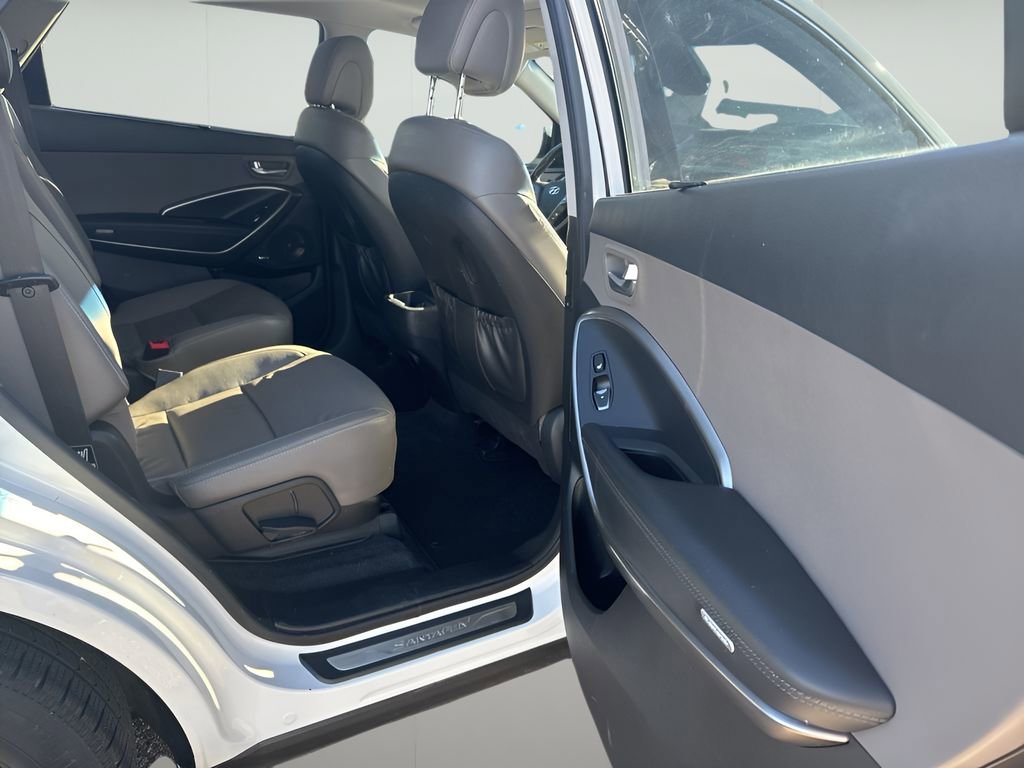 Used 2019 Hyundai Santa Fe XL FWD image 17