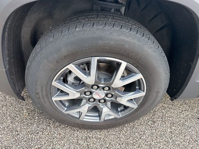 Used 2023 GMC Acadia SLT w/ LPO, Floor Liner Package image 4