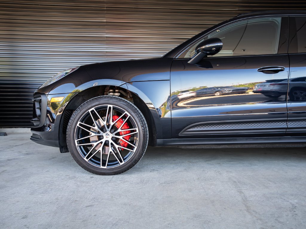 Certified 2023 Porsche Macan S AWD/4WD image 11