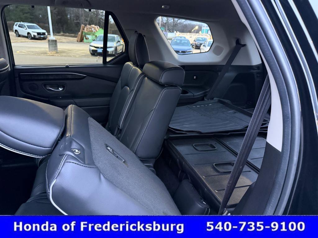 Used 2025 Honda Pilot Elite image 35