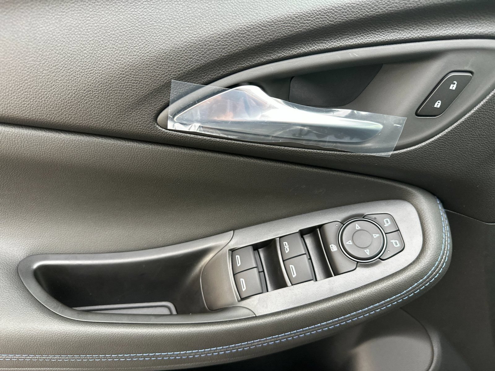 New 2026 Buick Encore GX Sport Touring FWD image 11
