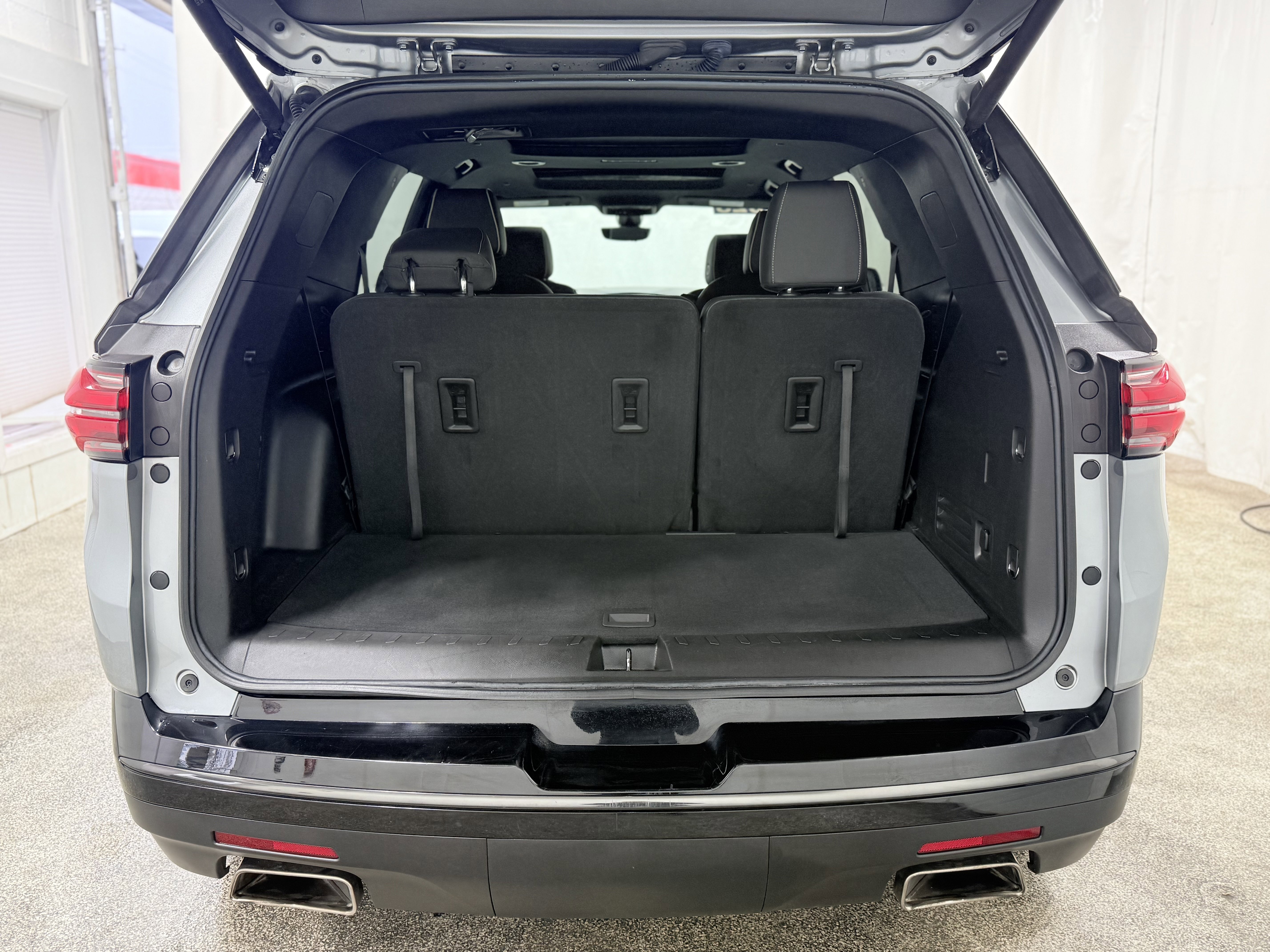 Certified 2023 Chevrolet Traverse Premier w/ Redline Edition image 10