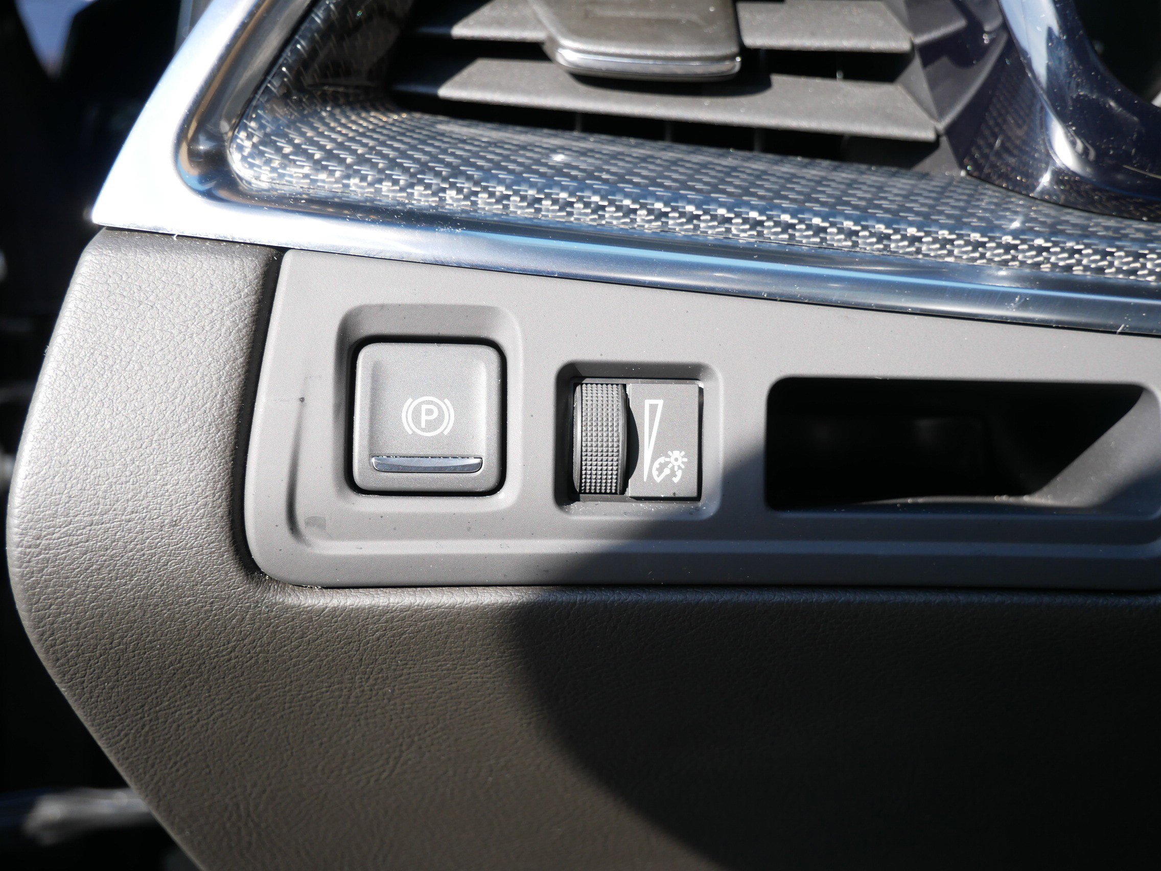 Certified 2023 Cadillac XT5 Sportv w/ LPO, Floor Liner Package image 8