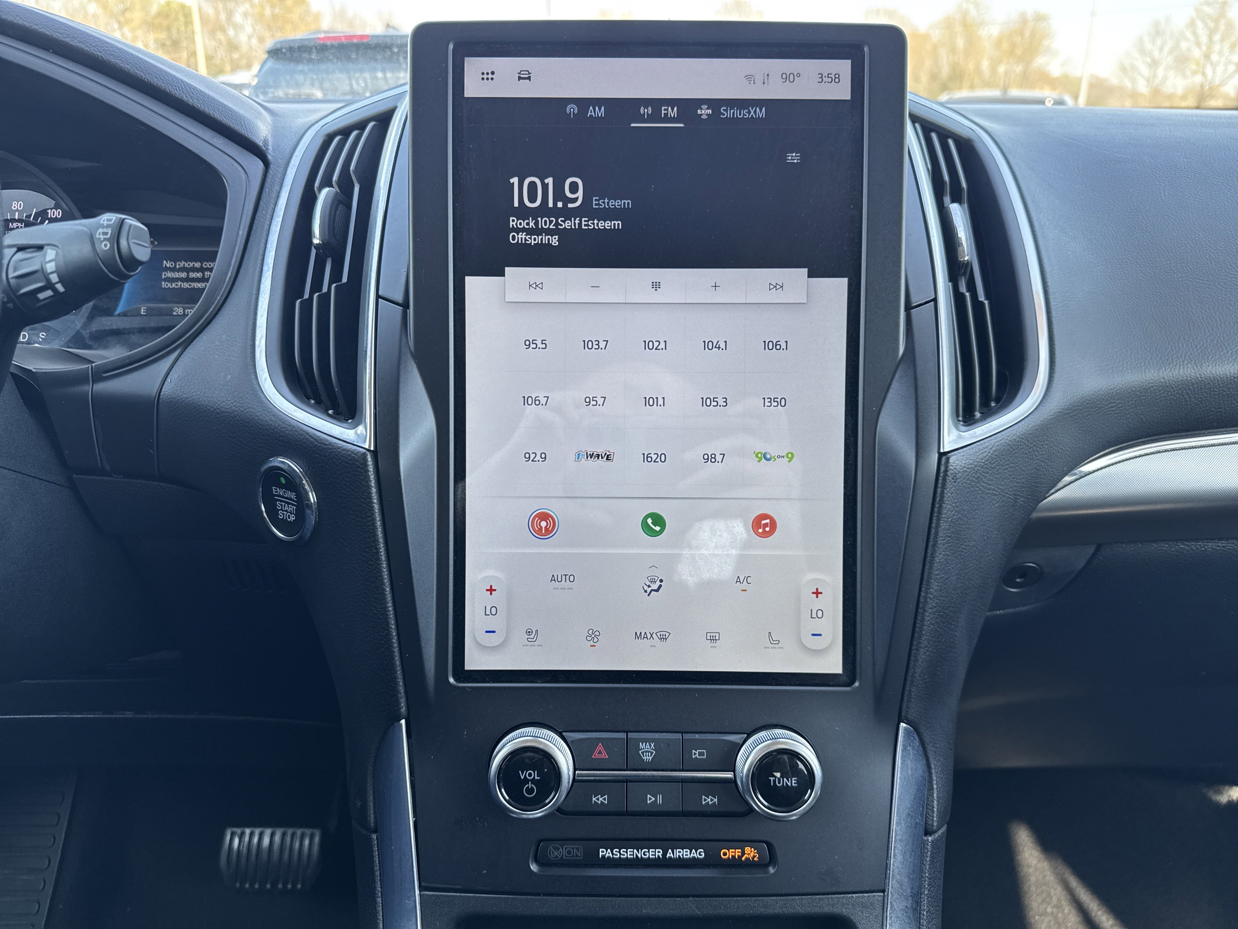 Used 2024 Ford Edge Titanium image 12