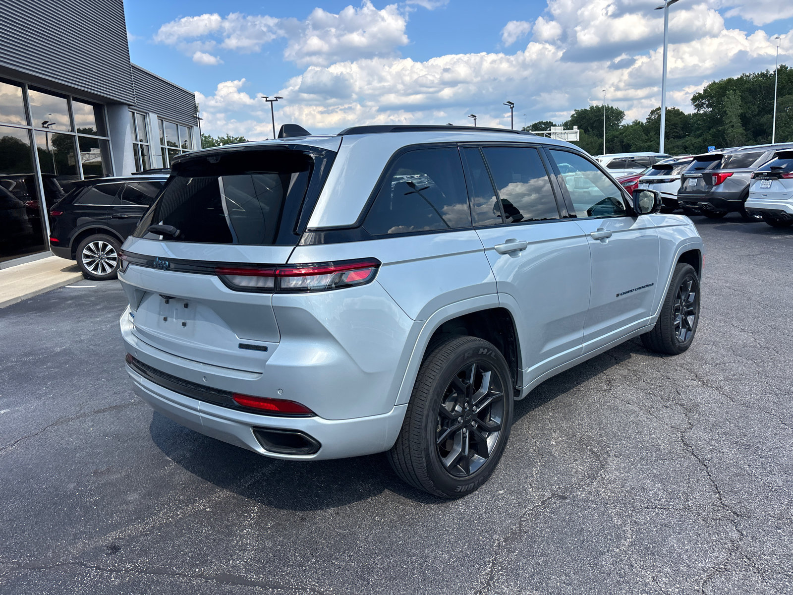 Used 2023 Jeep Grand Cherokee 30th Anniversary AWD/4WD image 7