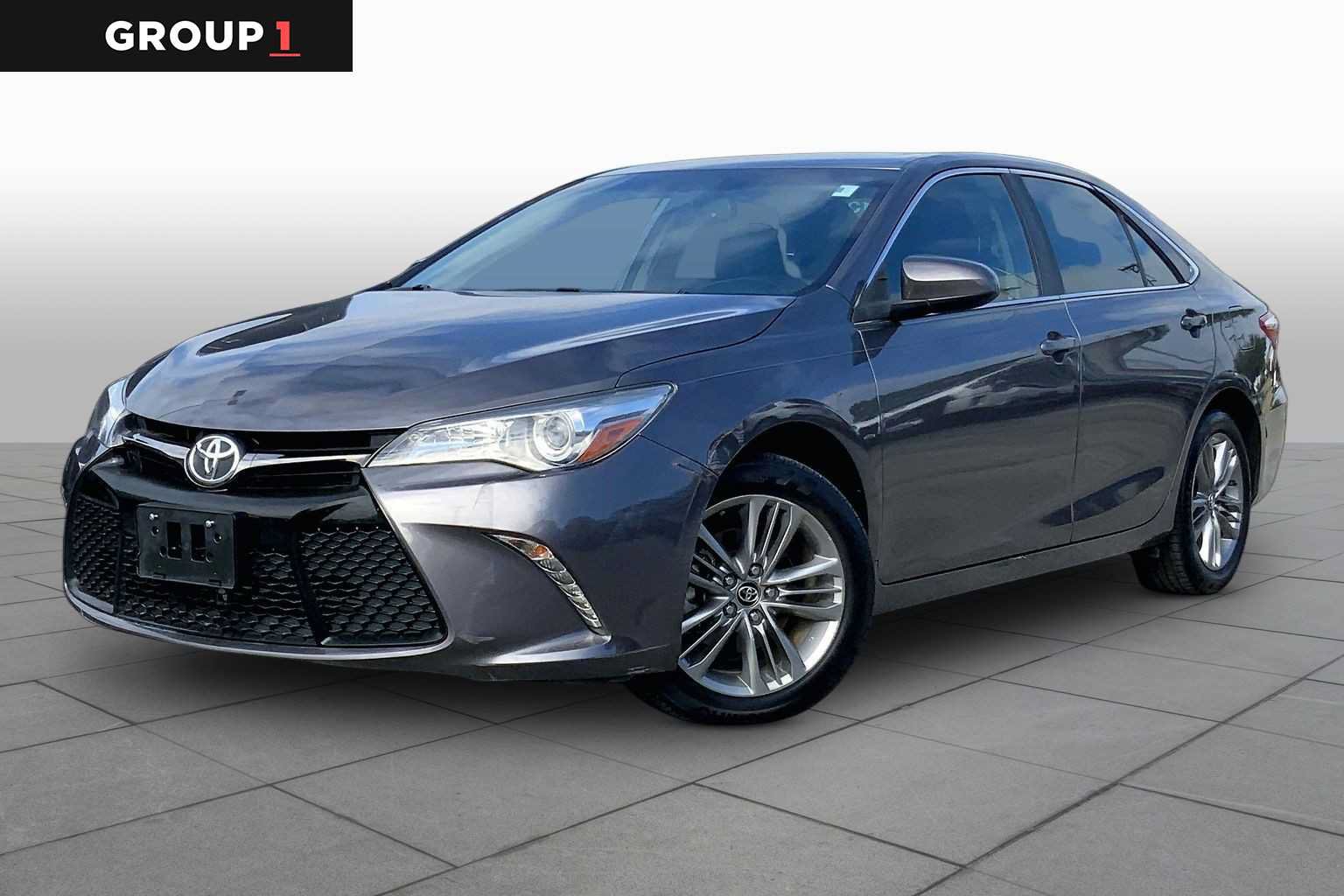 Used 2016 Toyota Camry SE w/ Moonroof Package