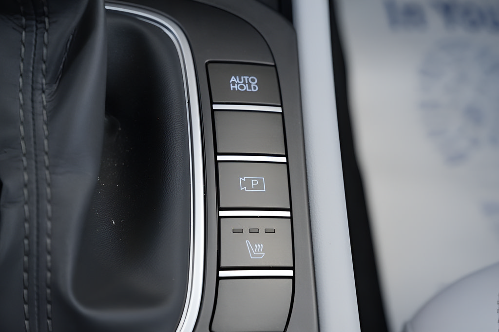 Used 2019 Buick Enclave Essence AWD/4WD image 31
