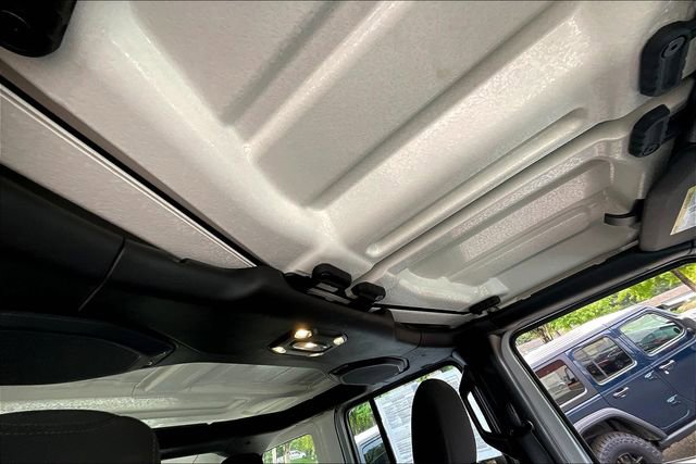 Used 2022 Jeep Wrangler Unlimited Sport image 19