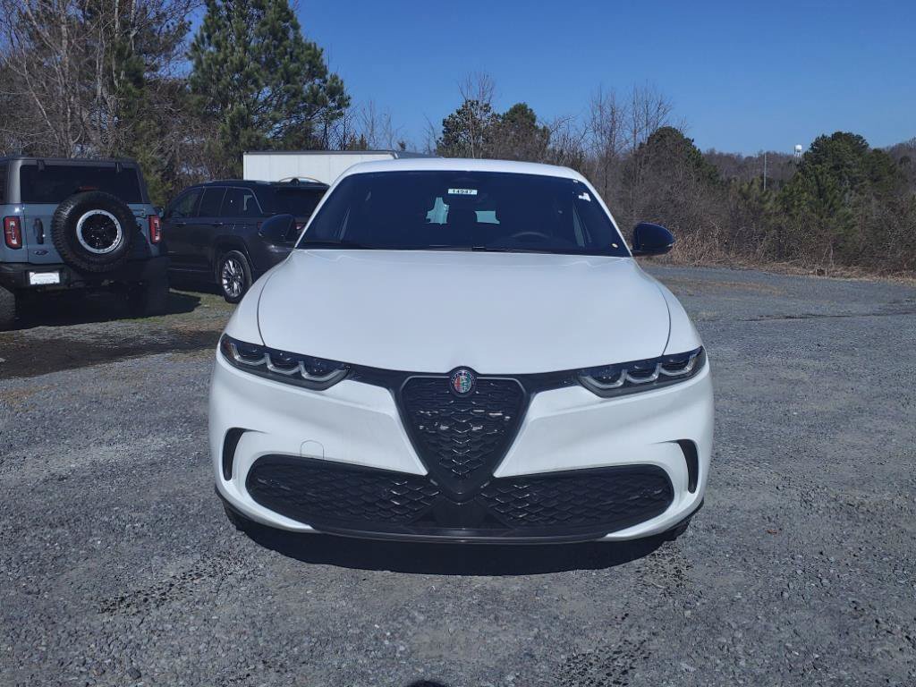New 2025 Alfa Romeo Tonale AWD/4WD image 2