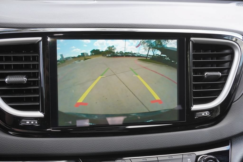 Used 2026 Chrysler Pacifica Select FWD image 13
