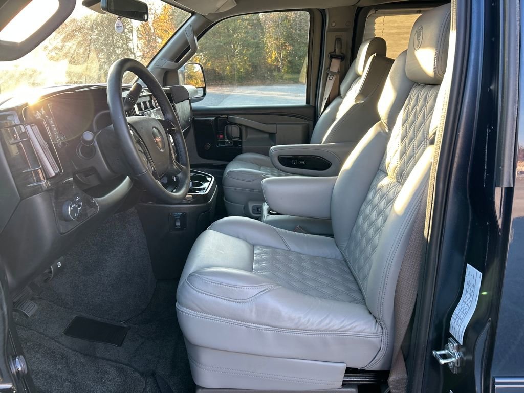 Used 2025 GMC Savana 2500 Extended w/ Driver Convenience Package image 10