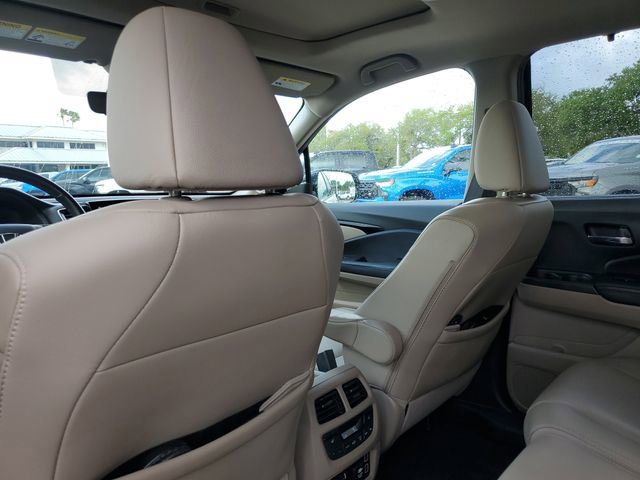 Used 2019 Honda Pilot Touring image 12
