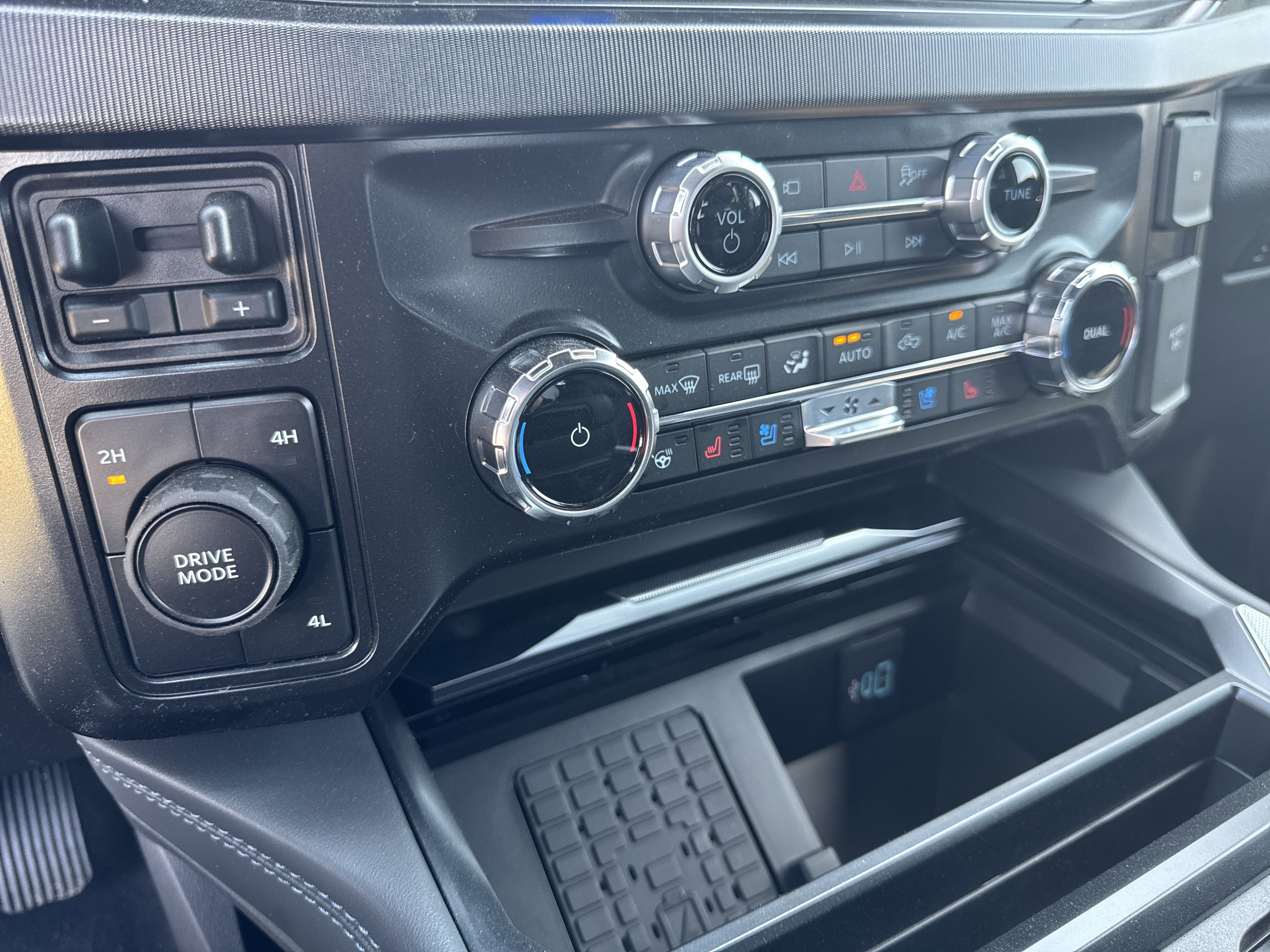 New 2026 Ford F450 Platinum image 29