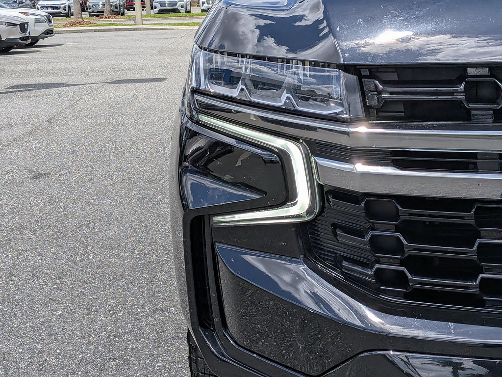 Used 2022 Chevrolet Suburban Z71 AWD/4WD image 9
