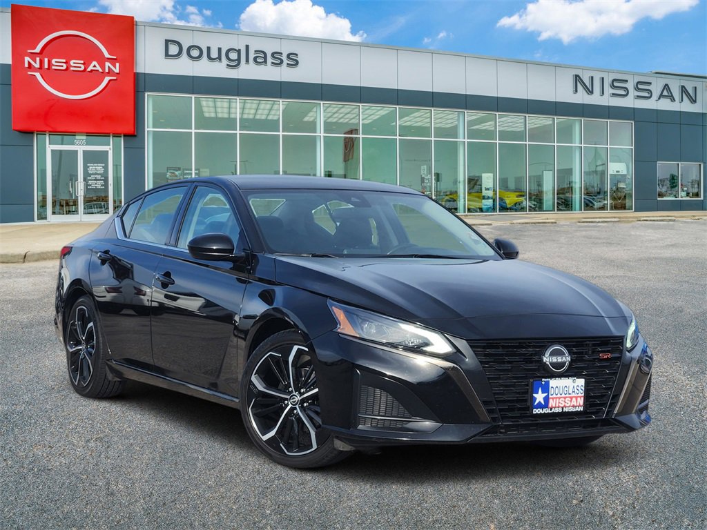 Used 2023 Nissan Altima 2.5 SR image 1