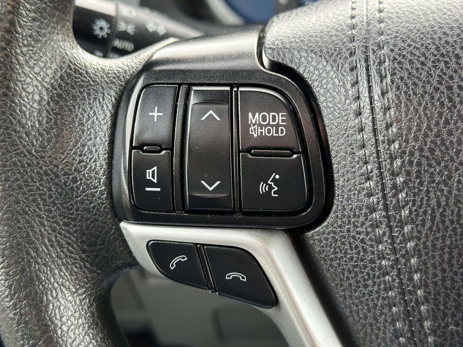 Used 2020 Toyota Sienna L FWD image 14