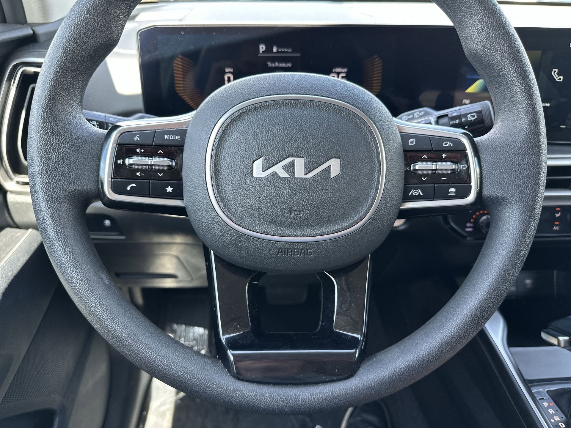 Certified 2025 Kia Sorento LX FWD image 11