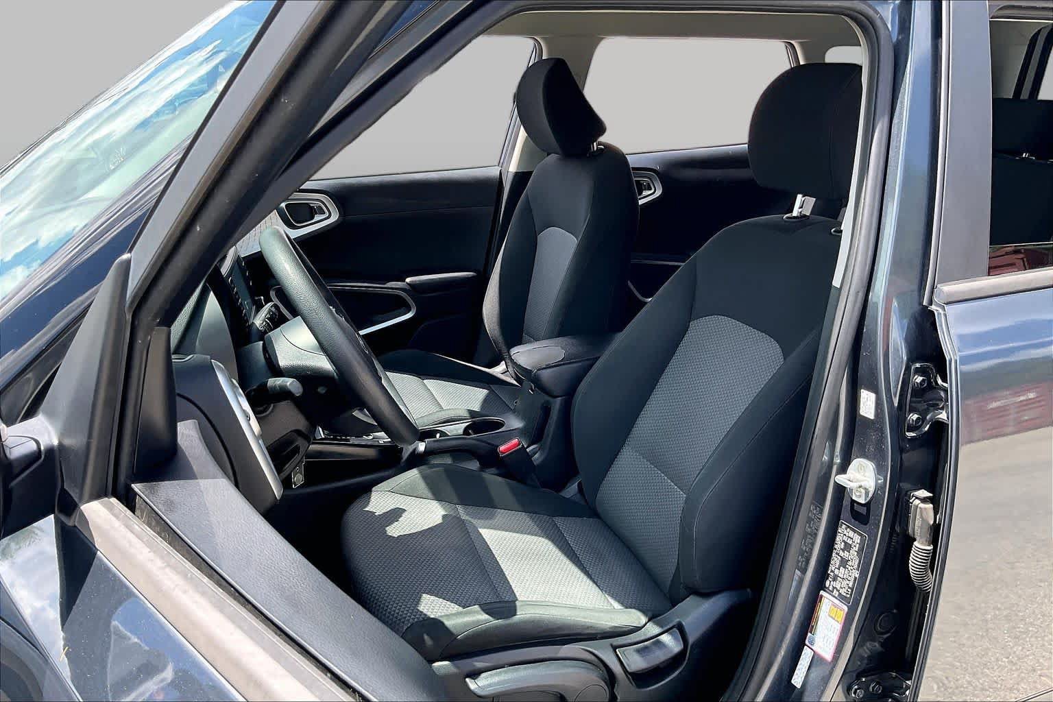 Used 2020 Kia Soul LX FWD image 7