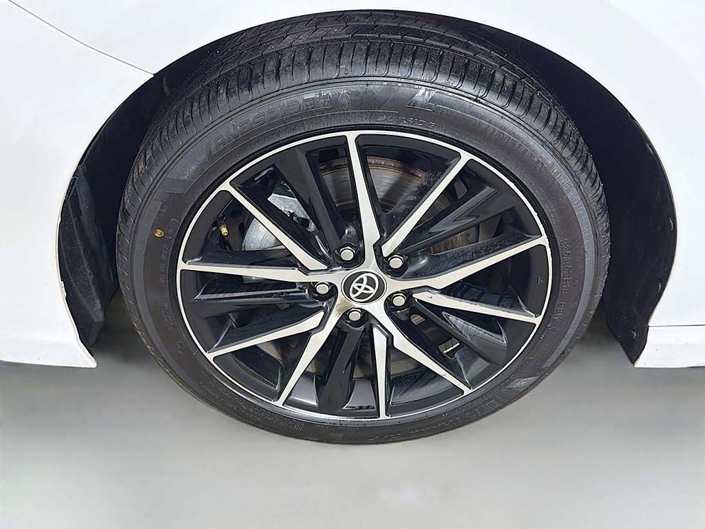 Used 2024 Toyota Camry SE FWD image 14