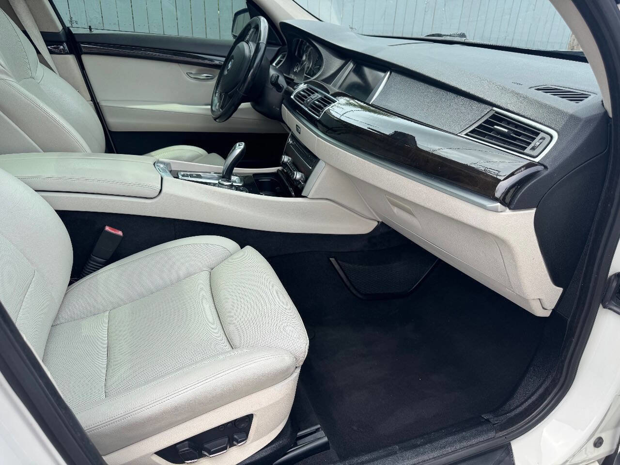 Used 2012 BMW 550i Gran Turismo w/ Convenience Pkg image 8