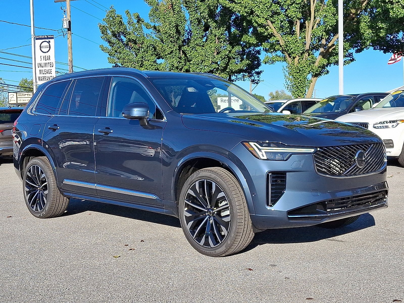 New 2026 Volvo XC90 B5 Plus image 1