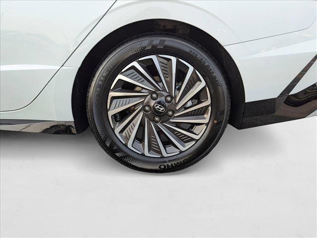 New 2025 Hyundai Sonata Limited image 9