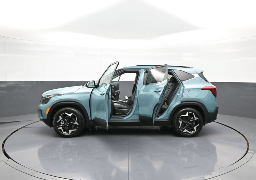 Certified 2025 Kia Seltos EX w/ EX Sunroof Package AWD/4WD image 44