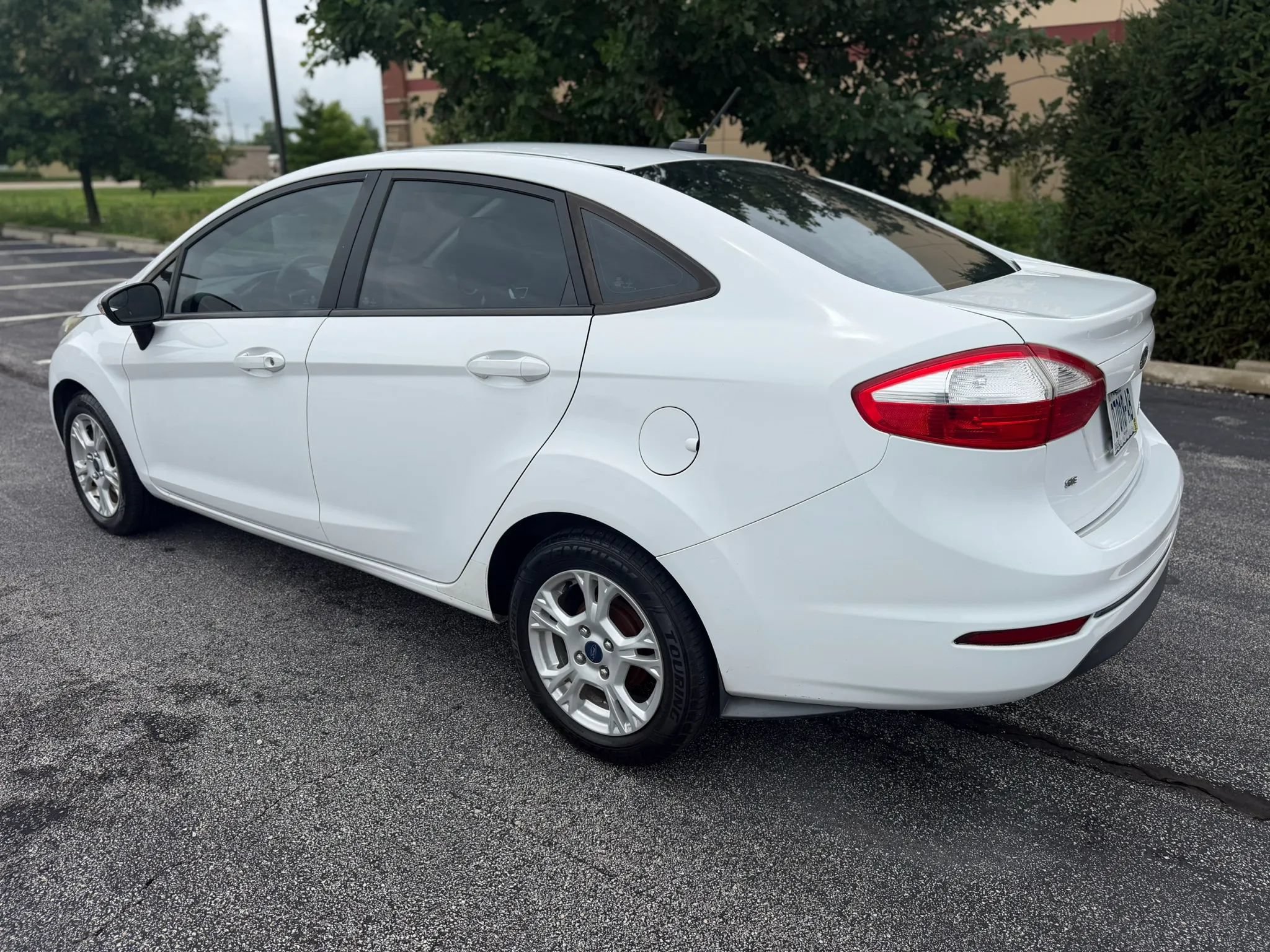 Used 2016 Ford Fiesta SE FWD image 3