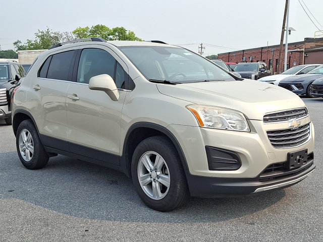 Used 2016 Chevrolet Trax LT w/ LT Convenience Package AWD/4WD image 3