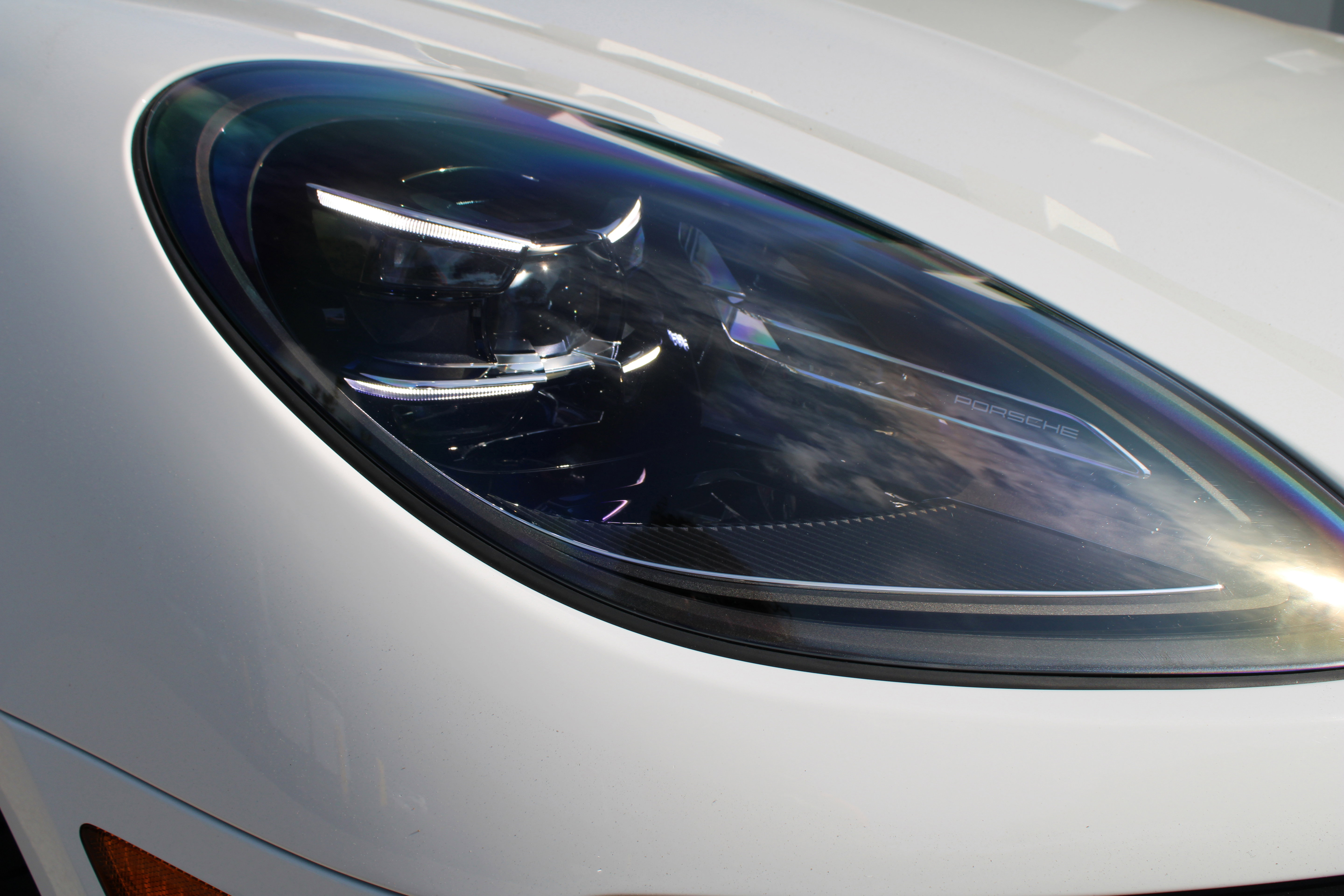 Certified 2025 Porsche Macan Turbo image 11