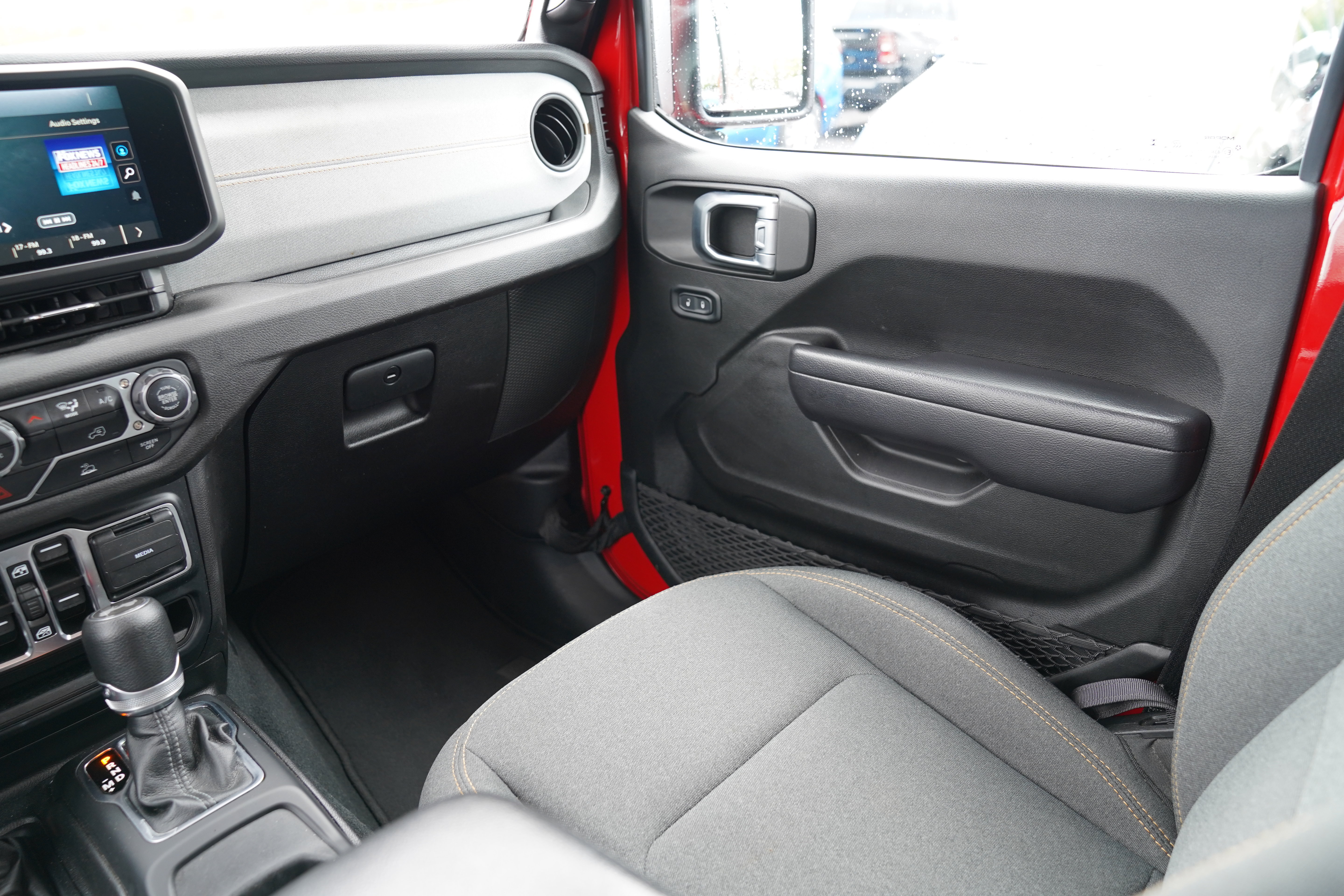 Used 2024 Jeep Wrangler Unlimited Sport AWD/4WD image 12