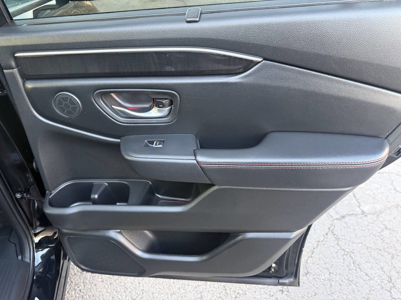 Used 2025 Honda Pilot Black Edition image 27