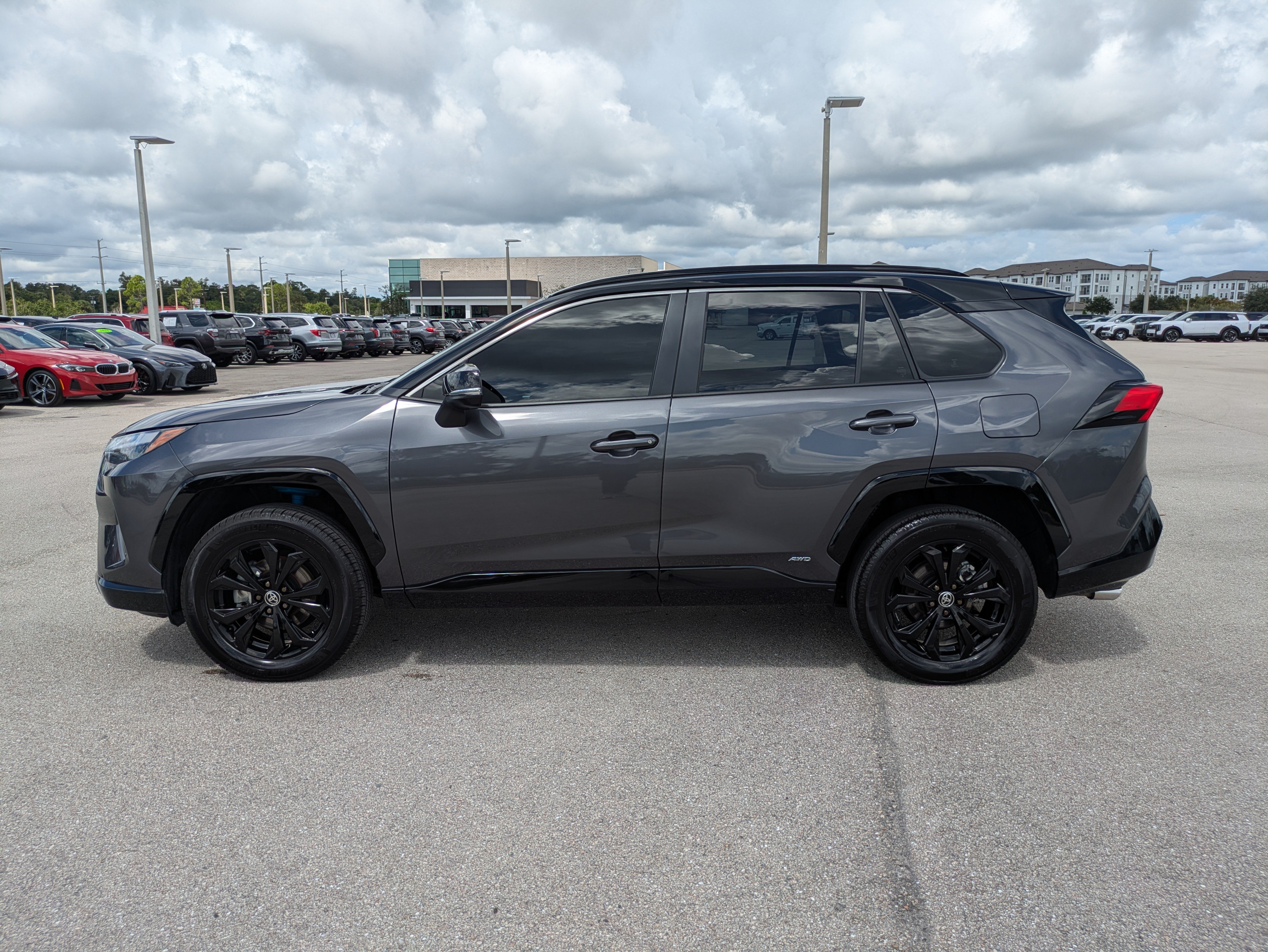 Used 2025 Toyota RAV4 XSE AWD/4WD image 7