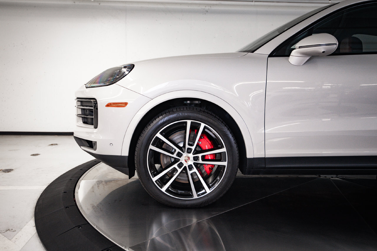 Certified 2026 Porsche Cayenne S AWD/4WD image 11