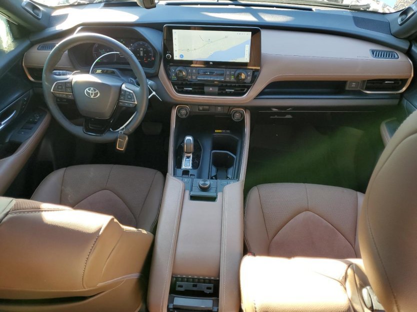Used 2025 Toyota Grand Highlander AWD Hybrid image 7