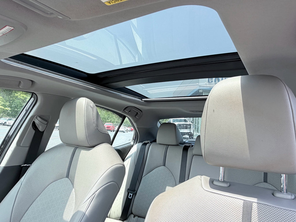 Used 2021 Toyota Camry XSE w/ Navigation Package FWD image 10