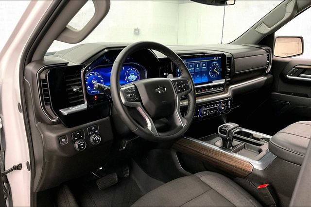 Used 2024 Chevrolet Silverado 1500 RST AWD/4WD image 17