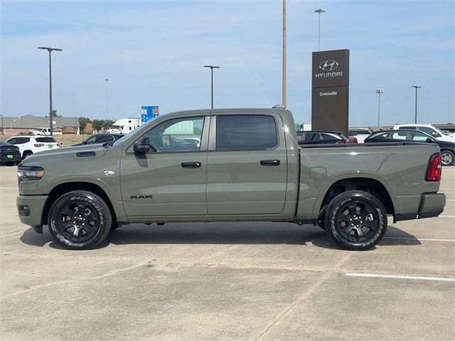 New 2026 RAM 1500 4x4 Crew Cab image 2
